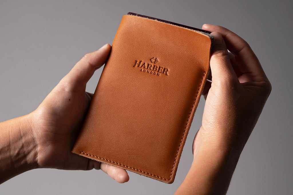 Best leather passport wallets 3