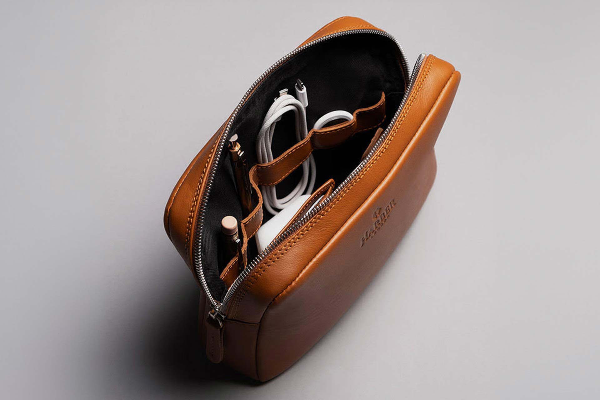 The Best Leather Anniversary Gifts: Timeless Elegance and Craftsmanship