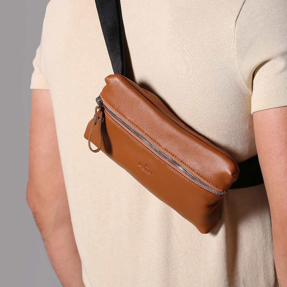 Leather crossbody bags